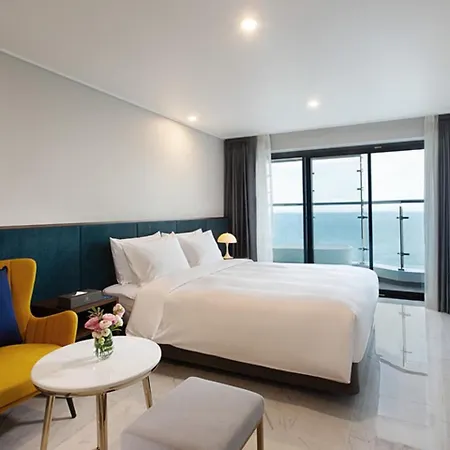 Busan Yeongmu Parade Hotel Haeundae Beach Exterior photo